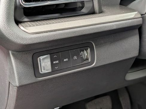 New 2026 Chevrolet Traverse LT AWD/4WD image 17
