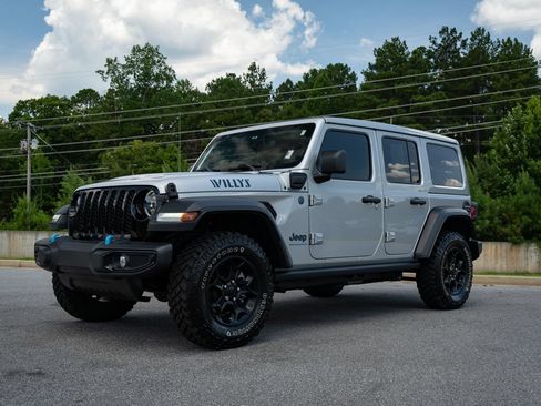 Used 2023 Jeep Wrangler Unlimited w/ Sun & Screen Package AWD/4WD image 3