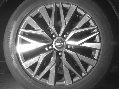 Used 2025 Nissan Altima 2.5 SV FWD image 15