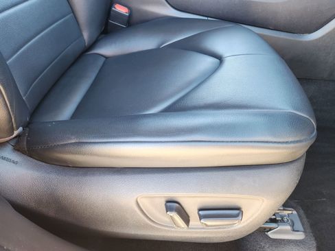 Used 2021 Toyota Highlander XLE image 28