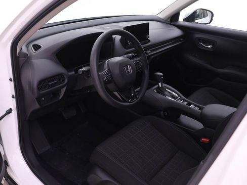 Certified 2023 Honda HR-V LX image 3