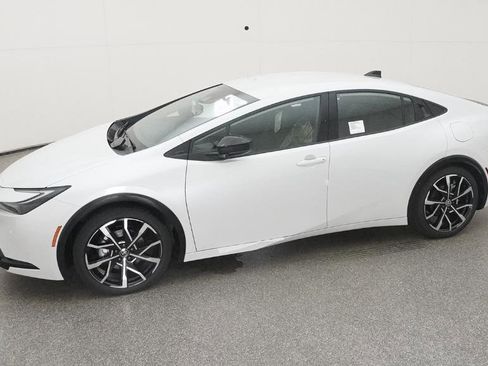 New 2026 Toyota Prius Plug-In Hybrid image 5