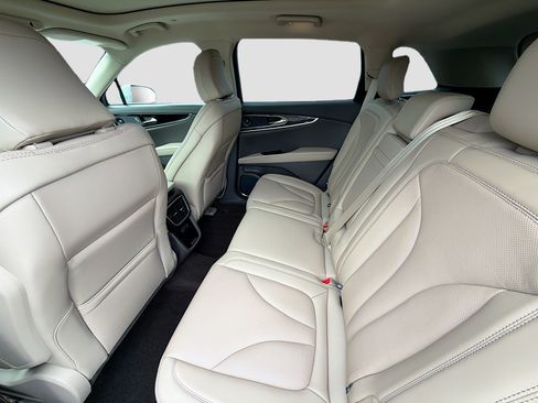 Certified 2021 Lincoln Nautilus Reserve AWD/4WD image 25