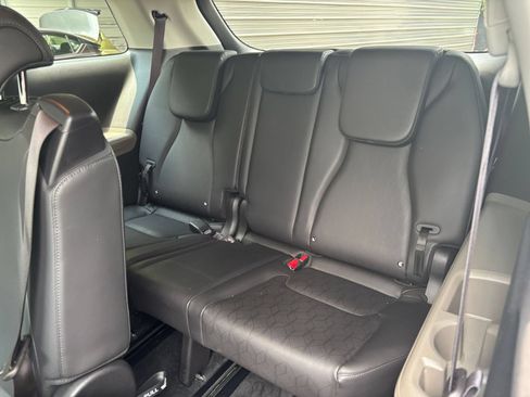 Used 2026 Kia Carnival FWD image 25