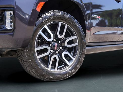 Used 2023 GMC Yukon AT4 AWD/4WD image 4