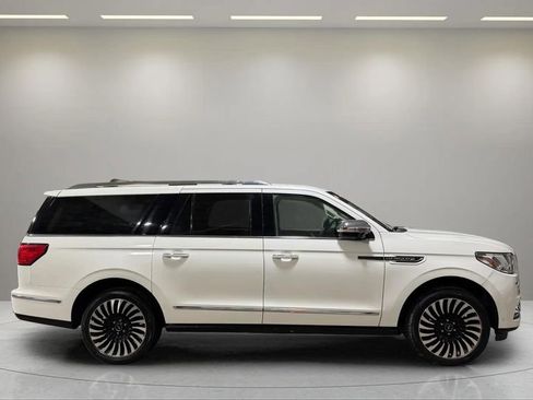 Used 2021 Lincoln Navigator L Black Label w/ Cargo Convenience Package image 2