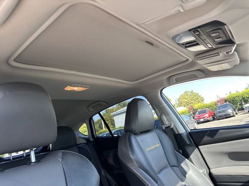 Used 2022 Subaru Crosstrek 2.5i Sport w/ Moonroof Package image 22