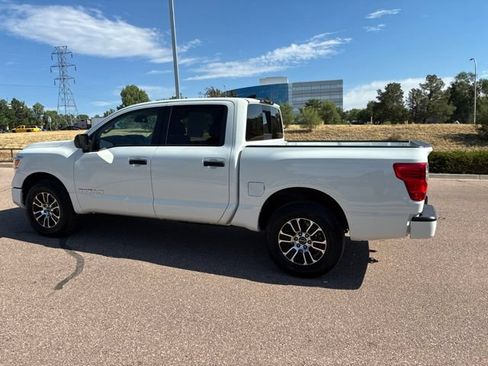 Used 2024 Nissan Titan SV AWD/4WD image 6