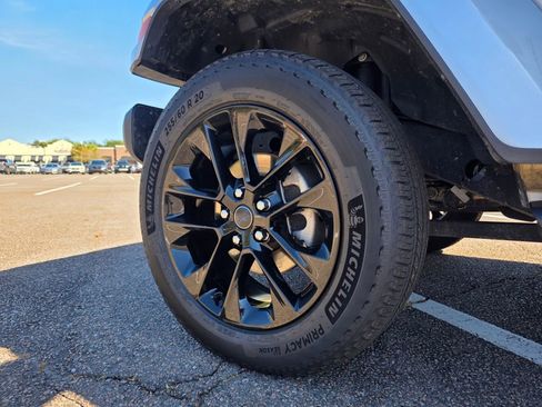 Used 2024 Jeep Wrangler Unlimited Sahara image 31