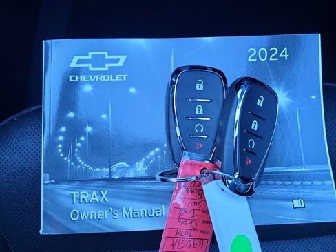 Used 2024 Chevrolet Trax RS w/ Driver Confidence Package image 33