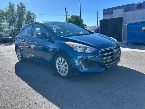 Used 2016 Hyundai Elantra GT image 3