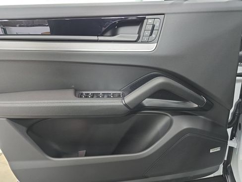 New 2026 Porsche Cayenne S AWD/4WD image 22