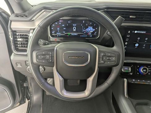 Used 2025 GMC Sierra 2500 Denali w/ Technology Package AWD/4WD image 12