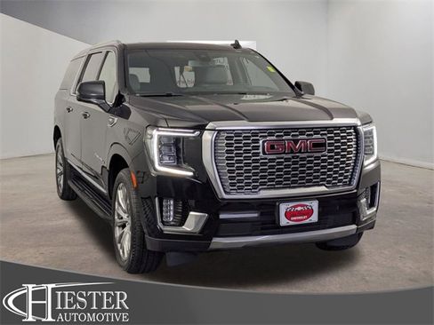 Used 2021 GMC Yukon XL Denali image 1