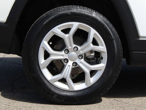 Used 2024 Jeep Compass Latitude AWD/4WD image 25
