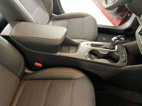 Used 2025 Buick Envista Preferred FWD image 44