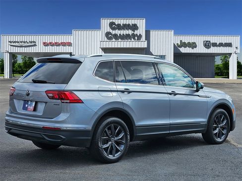 Used 2022 Volkswagen Tiguan SE image 6