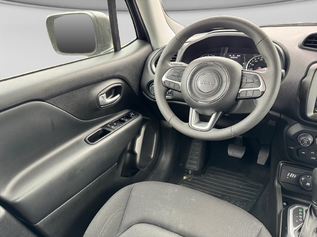 Used 2023 Jeep Renegade Latitude AWD/4WD image 19