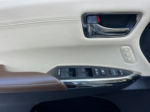 Used 2015 Toyota Avalon XLE Touring image 11