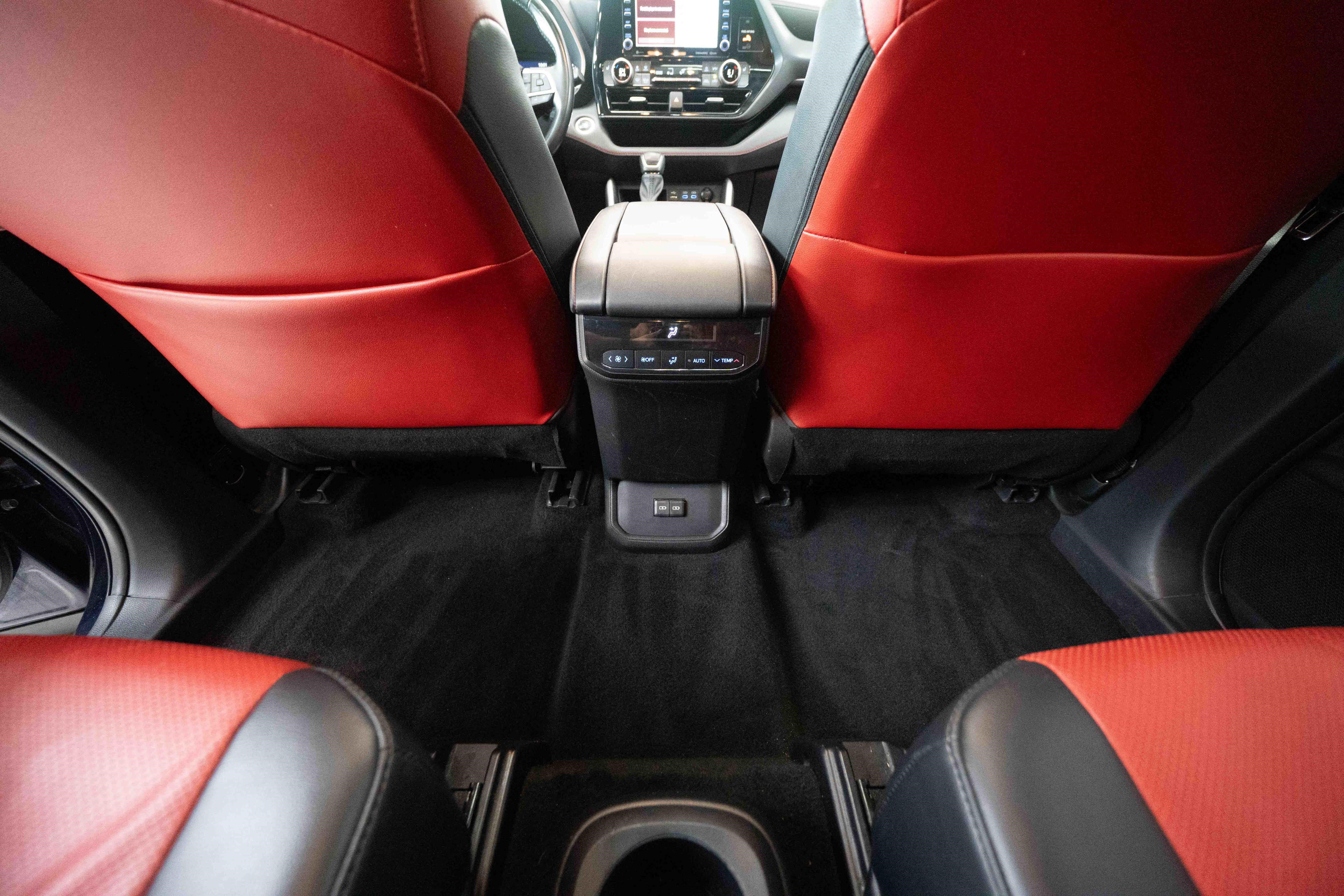 Used 2022 Toyota Highlander XSE AWD/4WD image 22