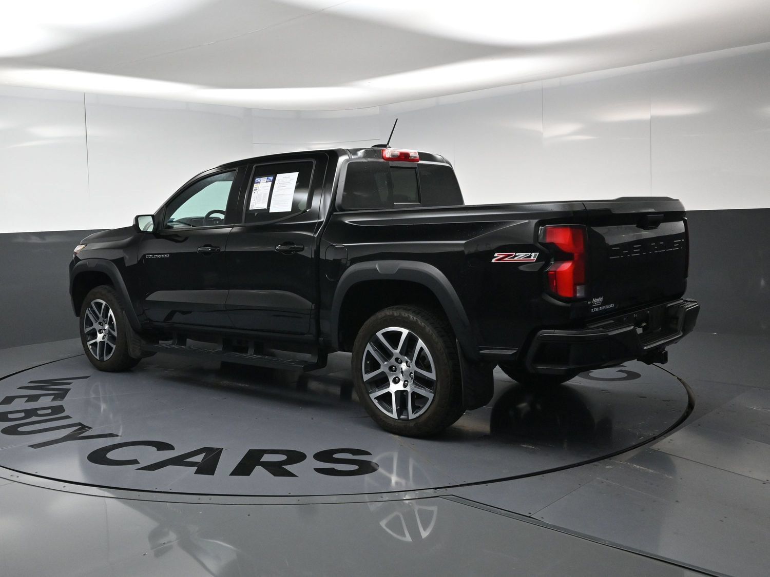 Used 2024 Chevrolet Colorado Z71 w/ Z71 Convenience Package 2 AWD/4WD image 7
