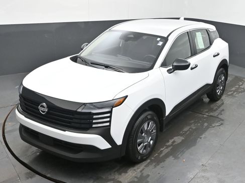 Certified 2025 Nissan Kicks S image 30