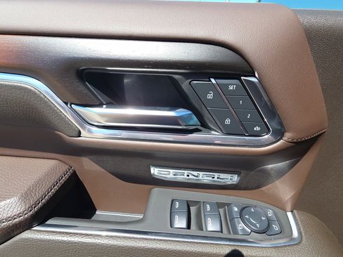 Certified 2025 GMC Sierra 1500 Denali AWD/4WD image 15