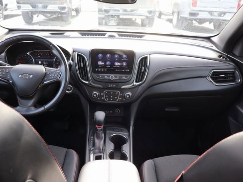 Used 2022 Chevrolet Equinox RS w/ Infotainment Package image 17