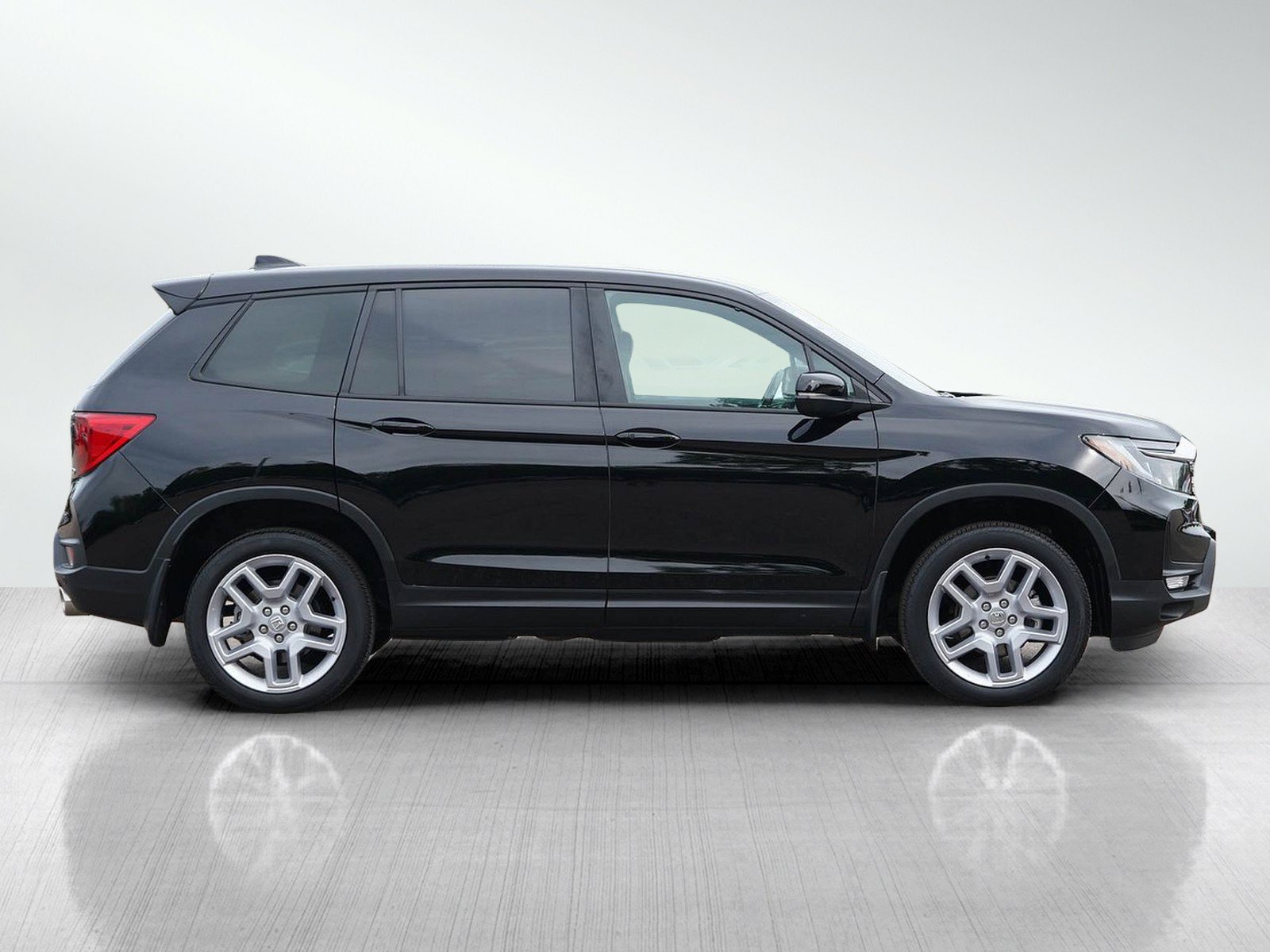 Used 2024 Honda Passport EX-L image 6