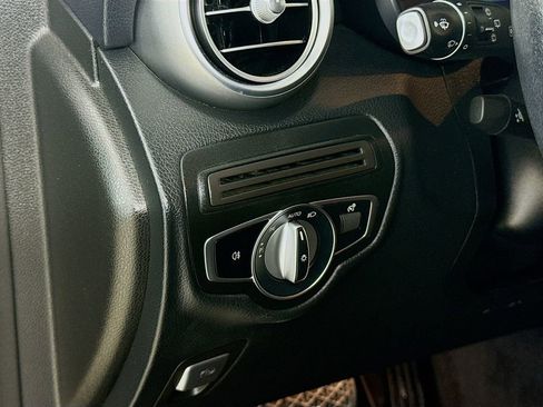 Used 2021 Mercedes-Benz GLC 300 GLC 300 w/ Premium Package image 10