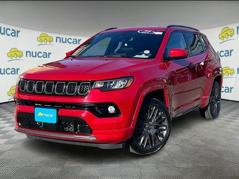 Used 2023 Jeep Compass Limited image 3