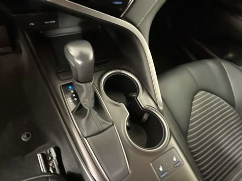 Used 2024 Toyota Camry SE FWD image 20