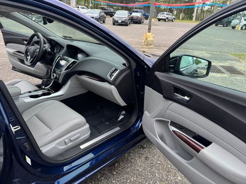 Used 2015 Acura TLX w/ Technology Package FWD image 16