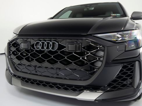 Used 2025 Audi RS Q8 performance image 36