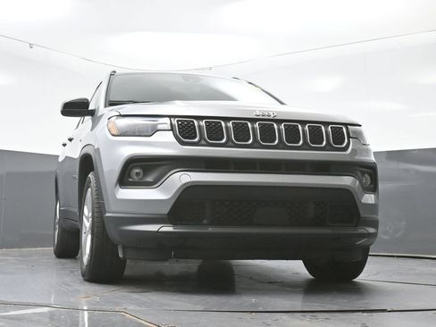 Used 2024 Jeep Compass Latitude AWD/4WD image 51
