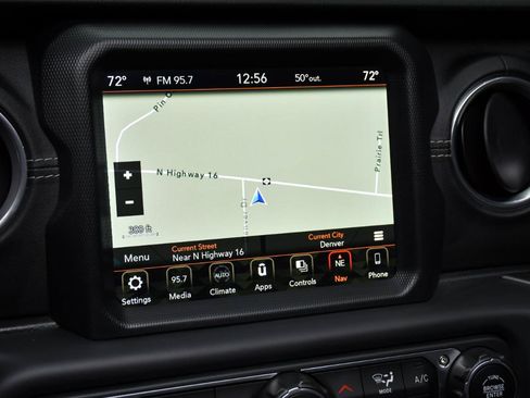 Used 2018 Jeep Wrangler Unlimited Sahara AWD/4WD image 51