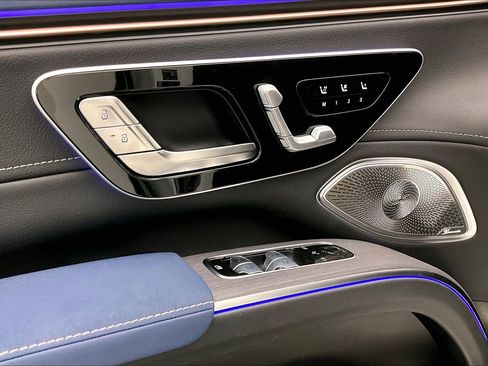 New 2026 Mercedes-Benz EQS 400 4MATIC SUV image 13