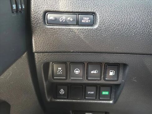 Used 2019 Nissan Rogue SL image 11