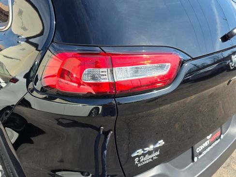 Used 2018 Jeep Cherokee Limited image 49