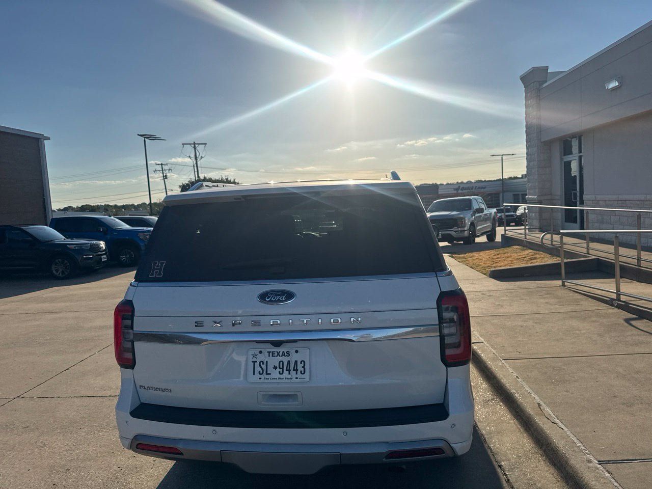 Used 2023 Ford Expedition Platinum RWD image 5