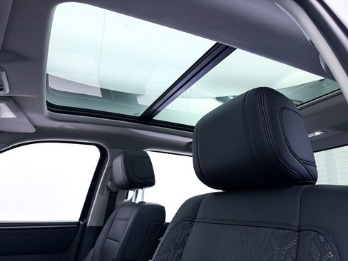 Used 2024 Toyota Tundra Limited w/ Power Package image 3