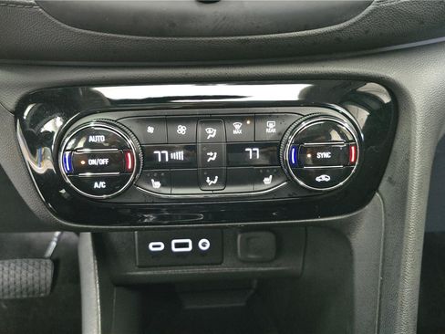 Used 2023 Buick Encore GX Essence w/ Experience Buick Package AWD/4WD image 22