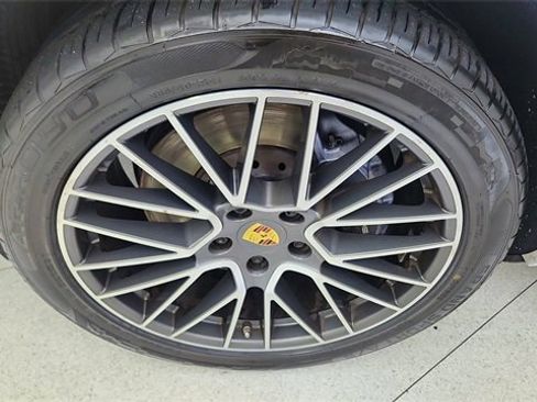 Used 2021 Porsche Cayenne Base image 58