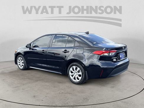 Used 2024 Toyota Corolla LE FWD image 3