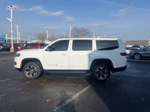 Used 2023 Jeep Wagoneer Series III w/ Preferred Equipment Group image 3