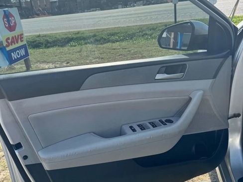 Used 2018 Hyundai Sonata SEL image 11