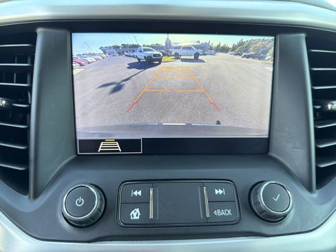 Used 2020 GMC Acadia SLT w/ Driver Alert Package II image 3