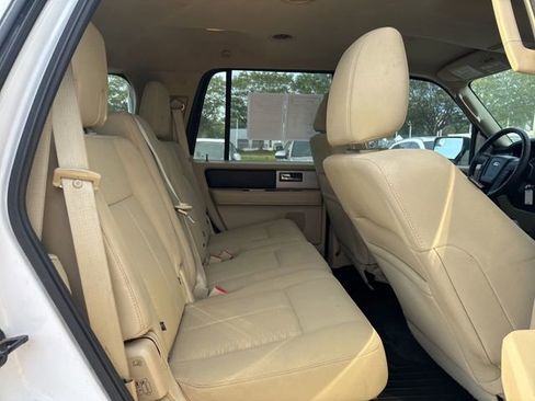 Used 2016 Ford Expedition XLT image 13