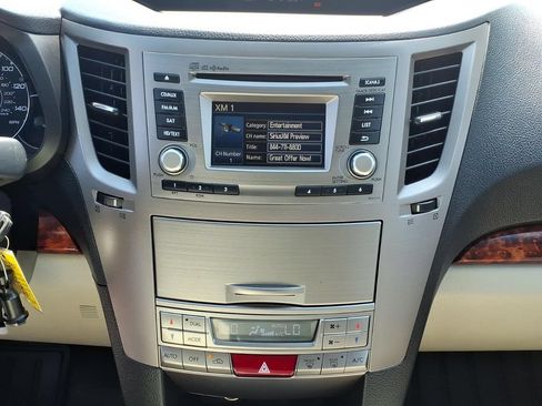Used 2012 Subaru Outback 2.5i Limited AWD/4WD image 7