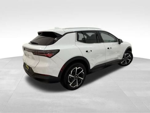 New 2026 Chevrolet Equinox EV LT image 6